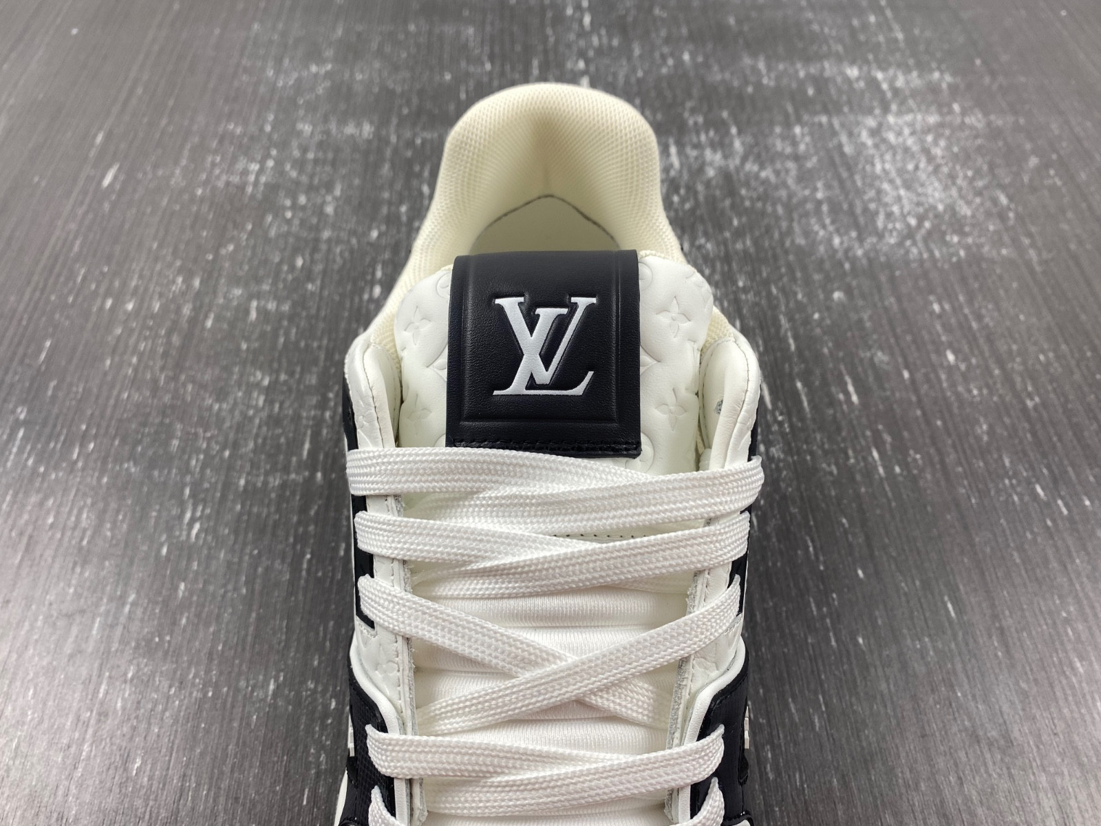 lwe sneaker