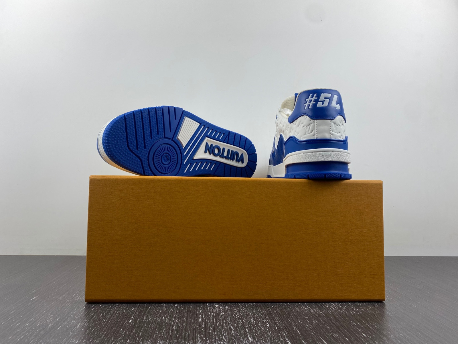 lwe sneaker