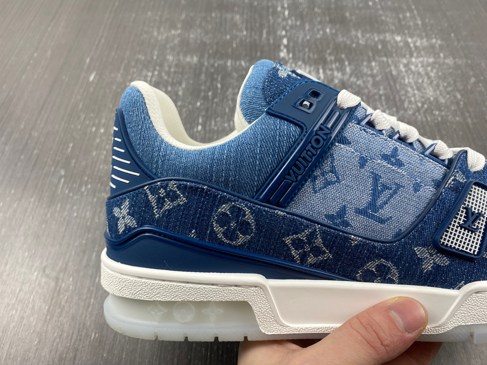 lwe sneaker