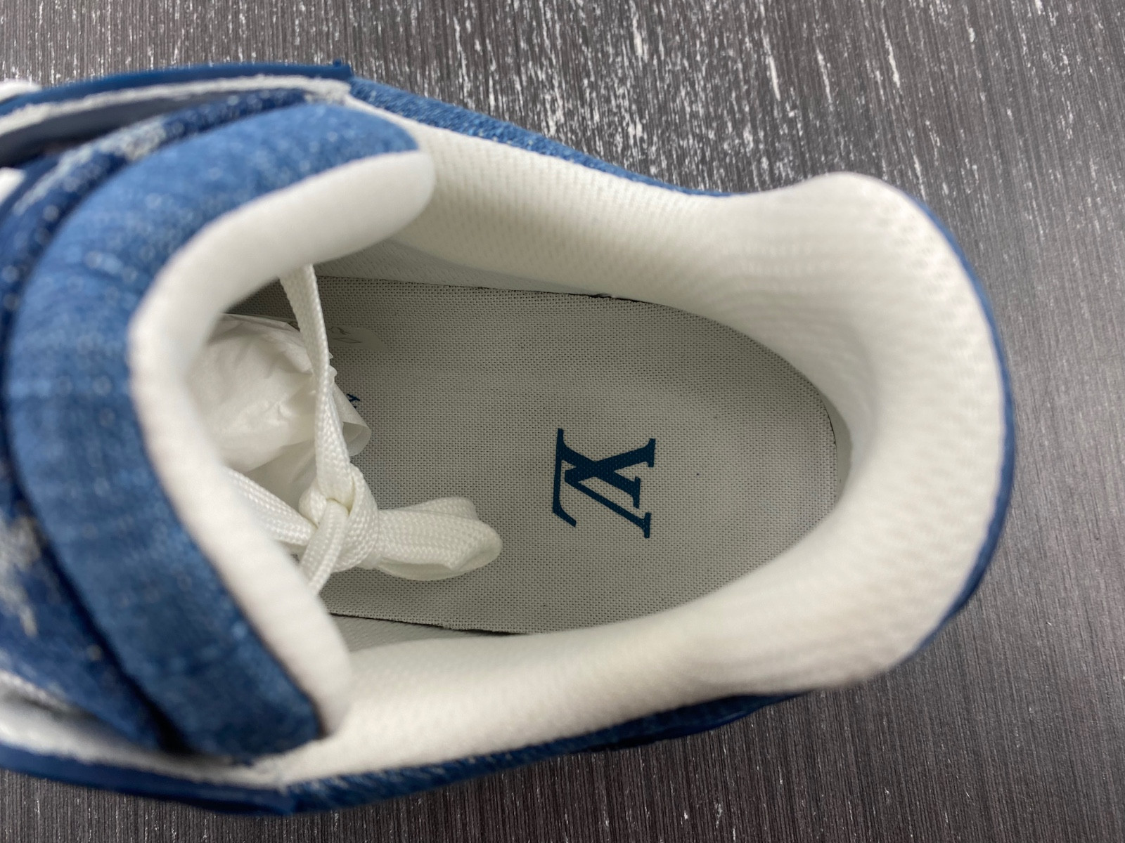 lwe sneaker