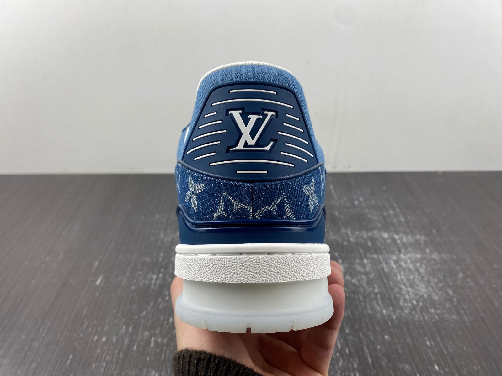 lwe sneaker
