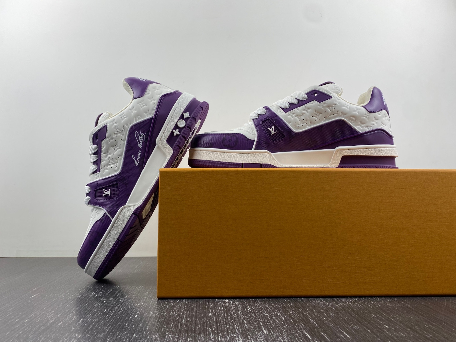lwe sneaker