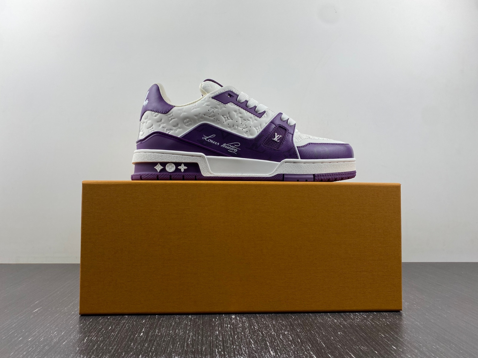 lwe sneaker