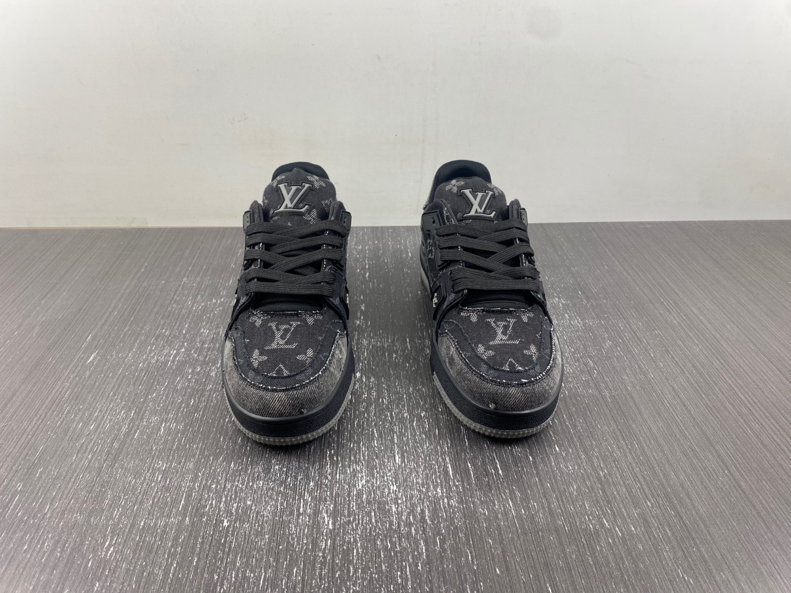 lwe sneaker