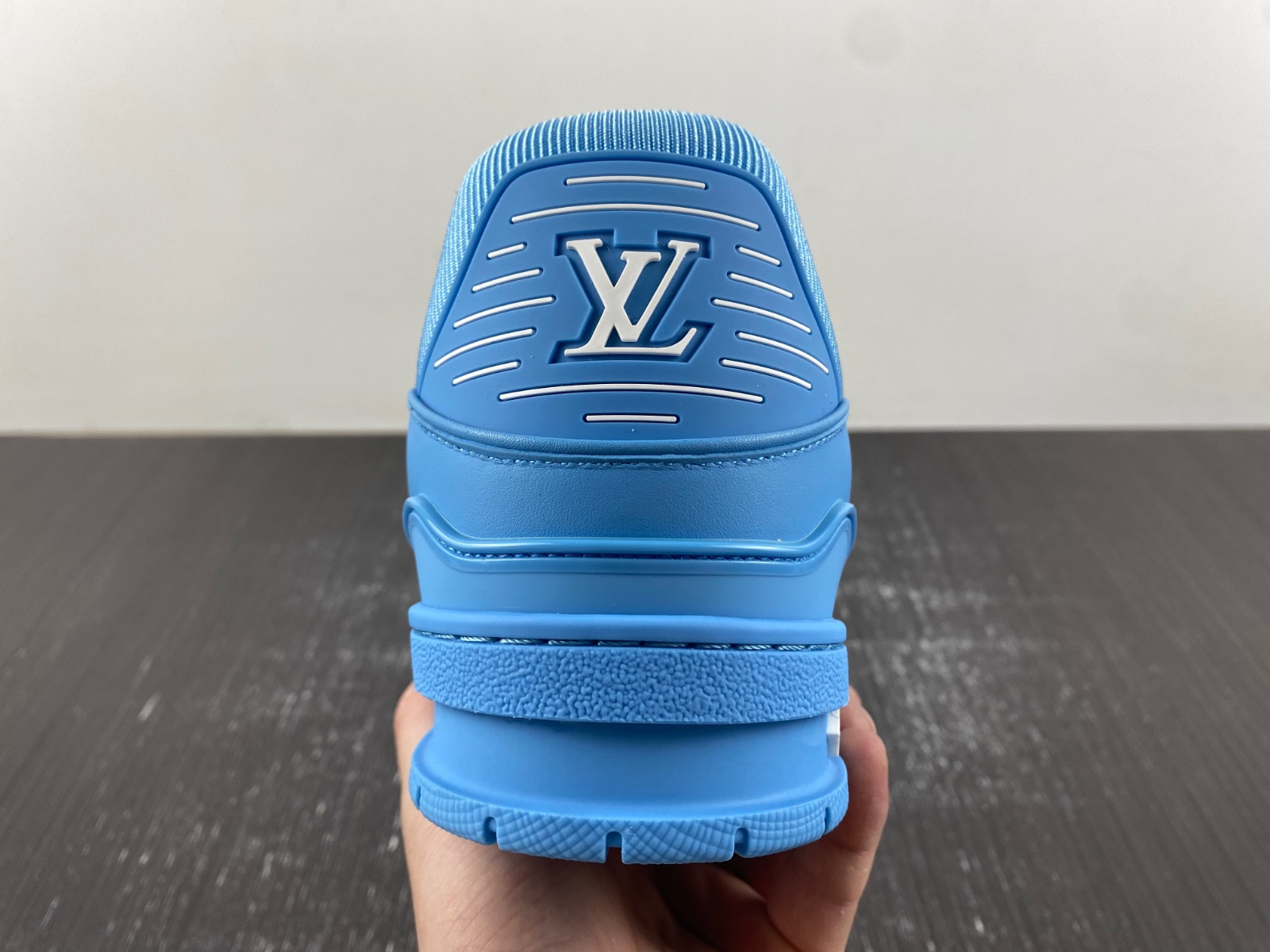 lwe sneaker