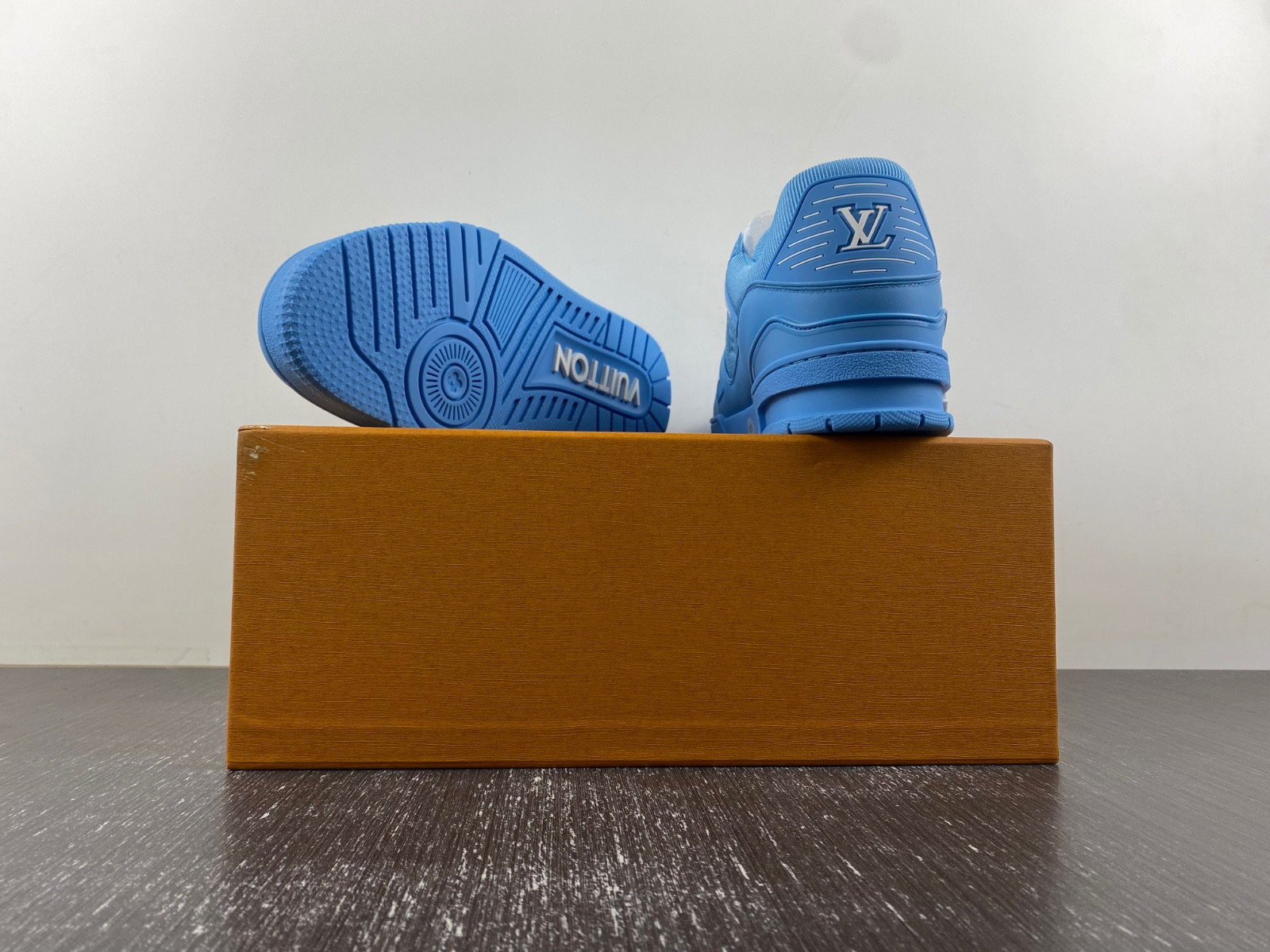 lwe sneaker