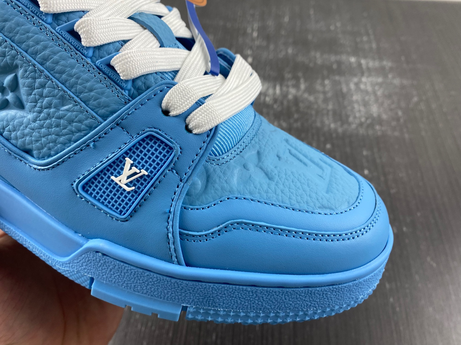 lwe sneaker
