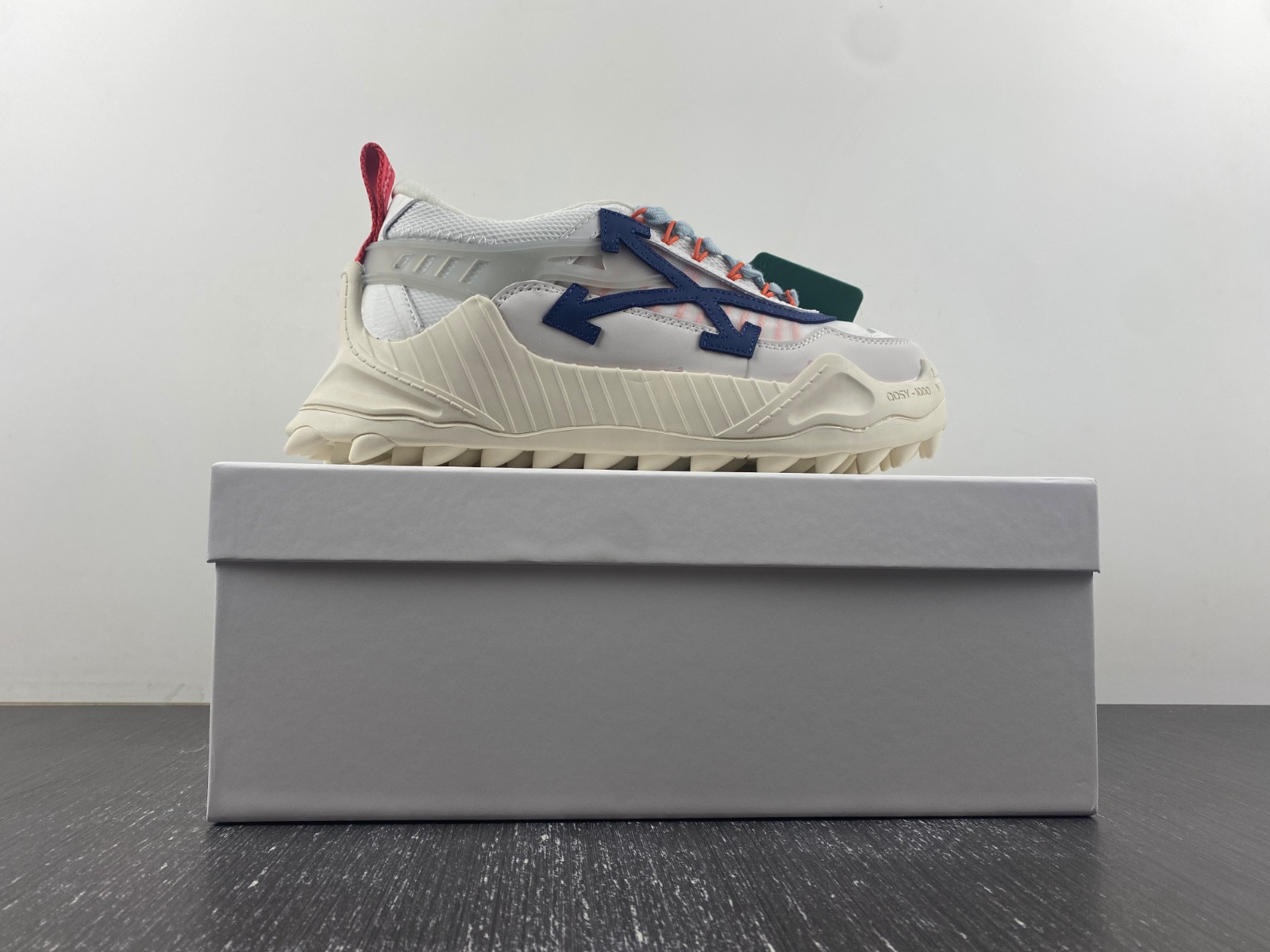 owt 19fw odsy-1000 sneakers