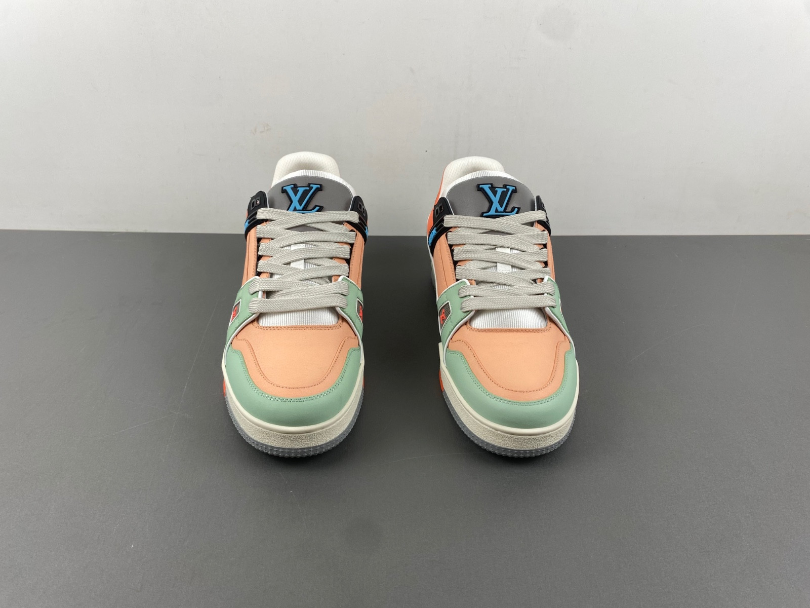 lwe sneaker