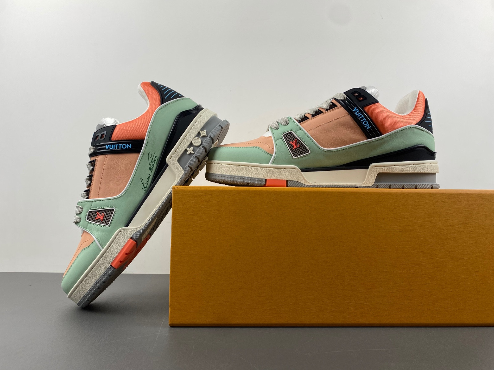 lwe sneaker