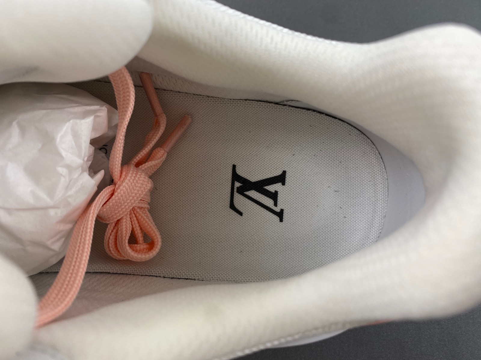 lwe sneaker