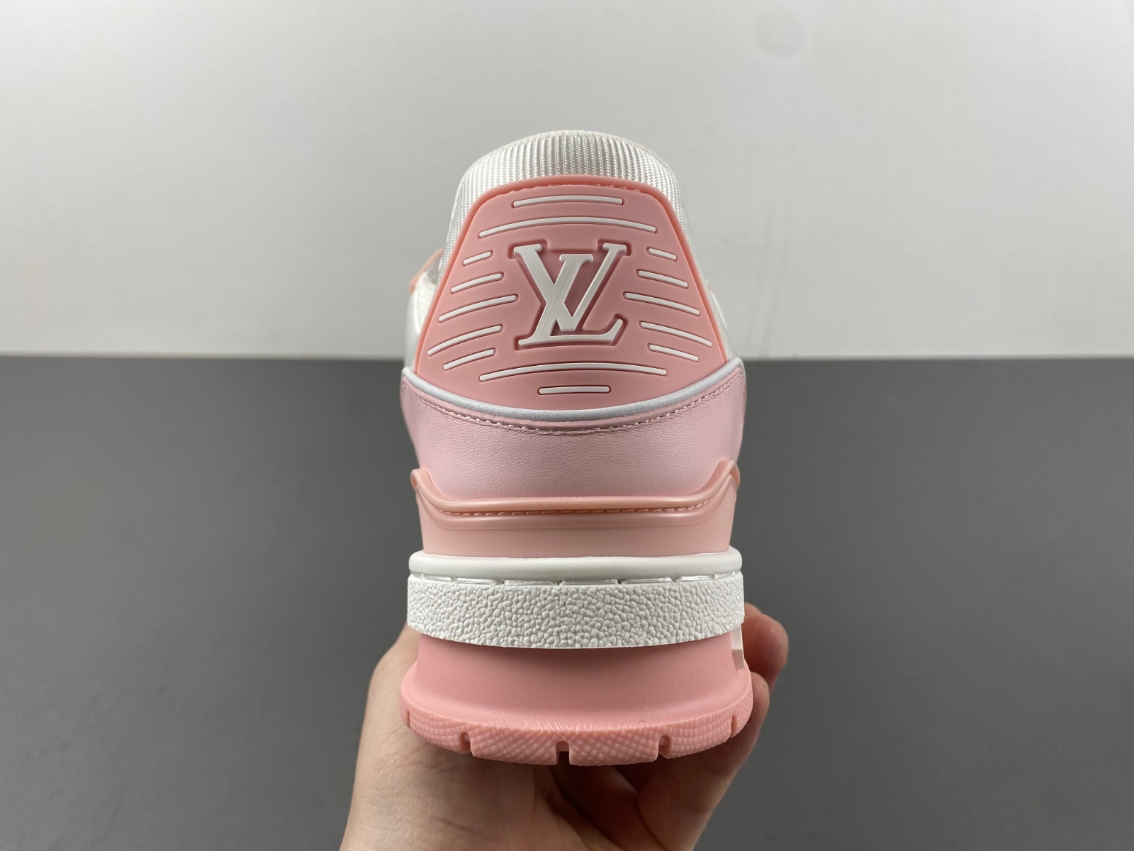 lwe sneaker