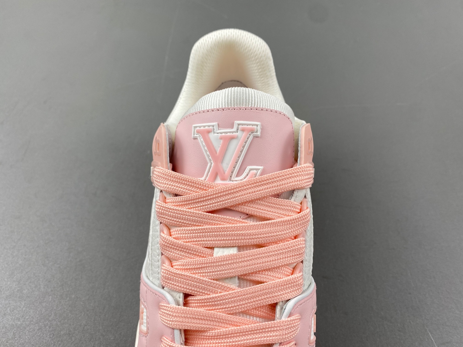 lwe sneaker