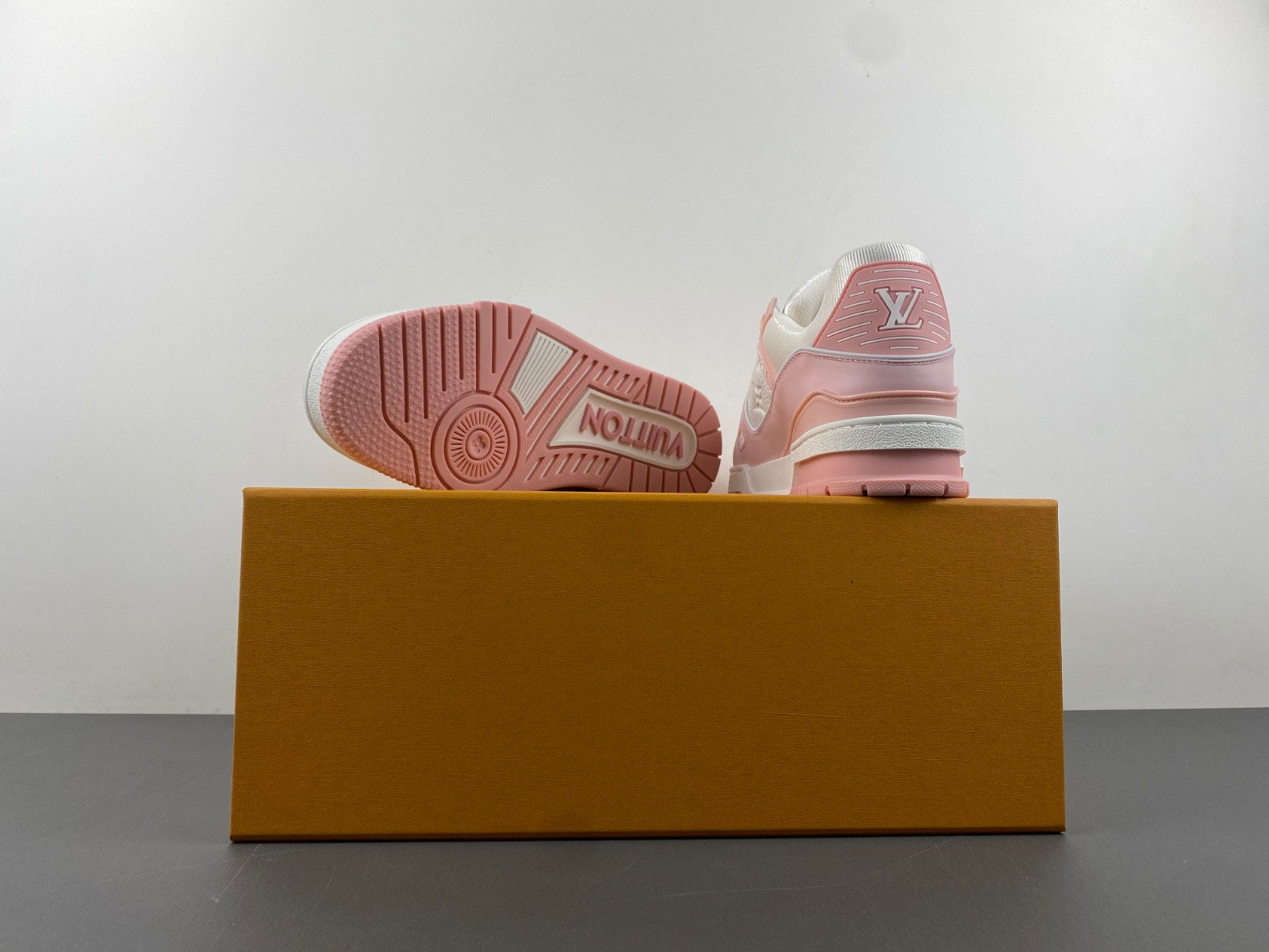 lwe sneaker
