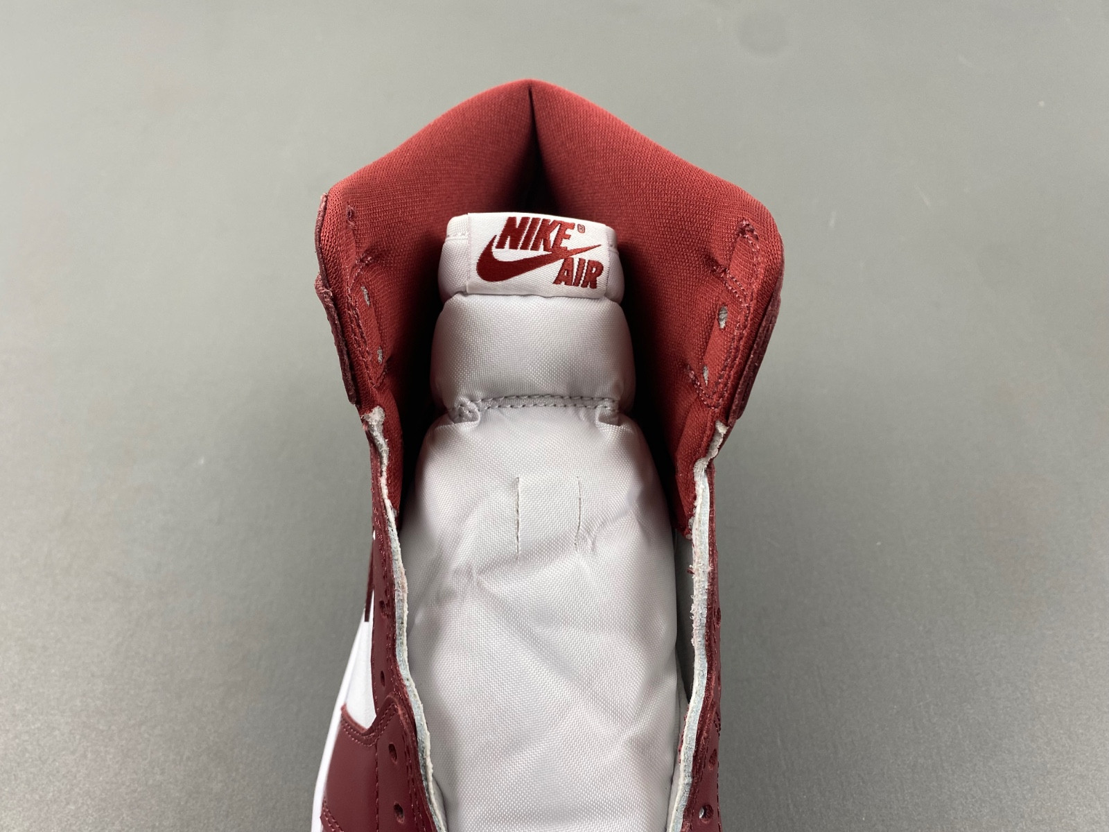 air jordan 1 high og team red dz5485-160