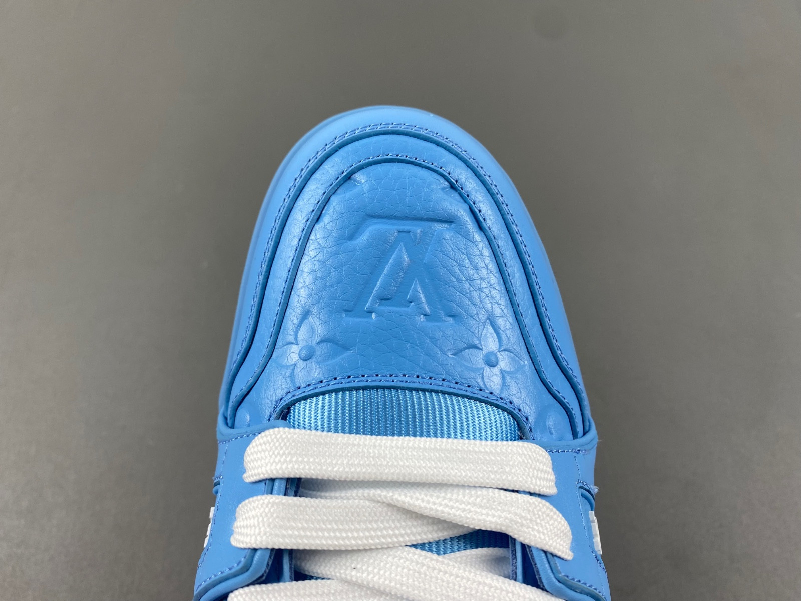 lwe sneaker