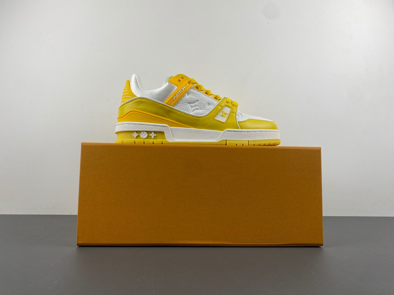 lwe sneaker