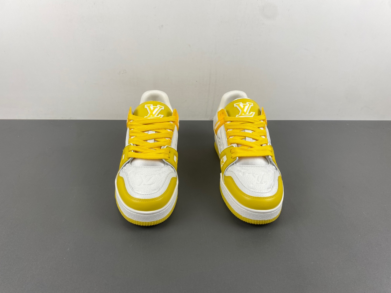 lwe sneaker