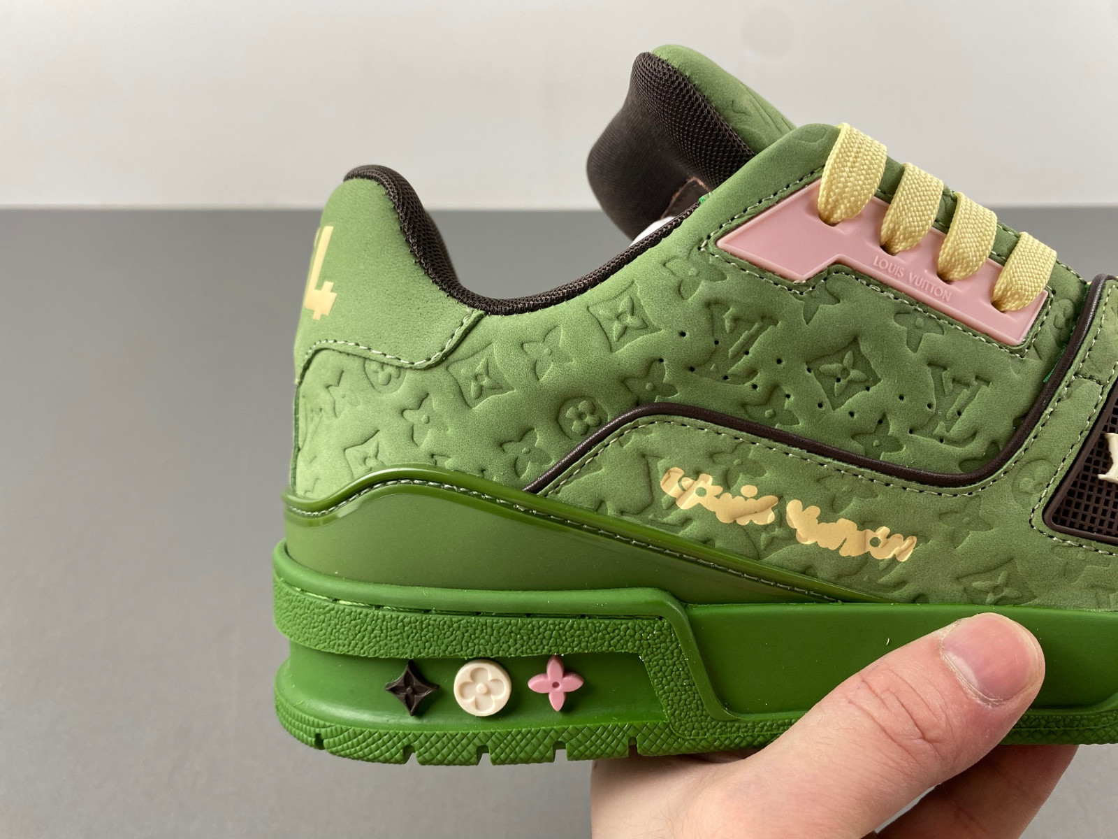 lwe sneaker