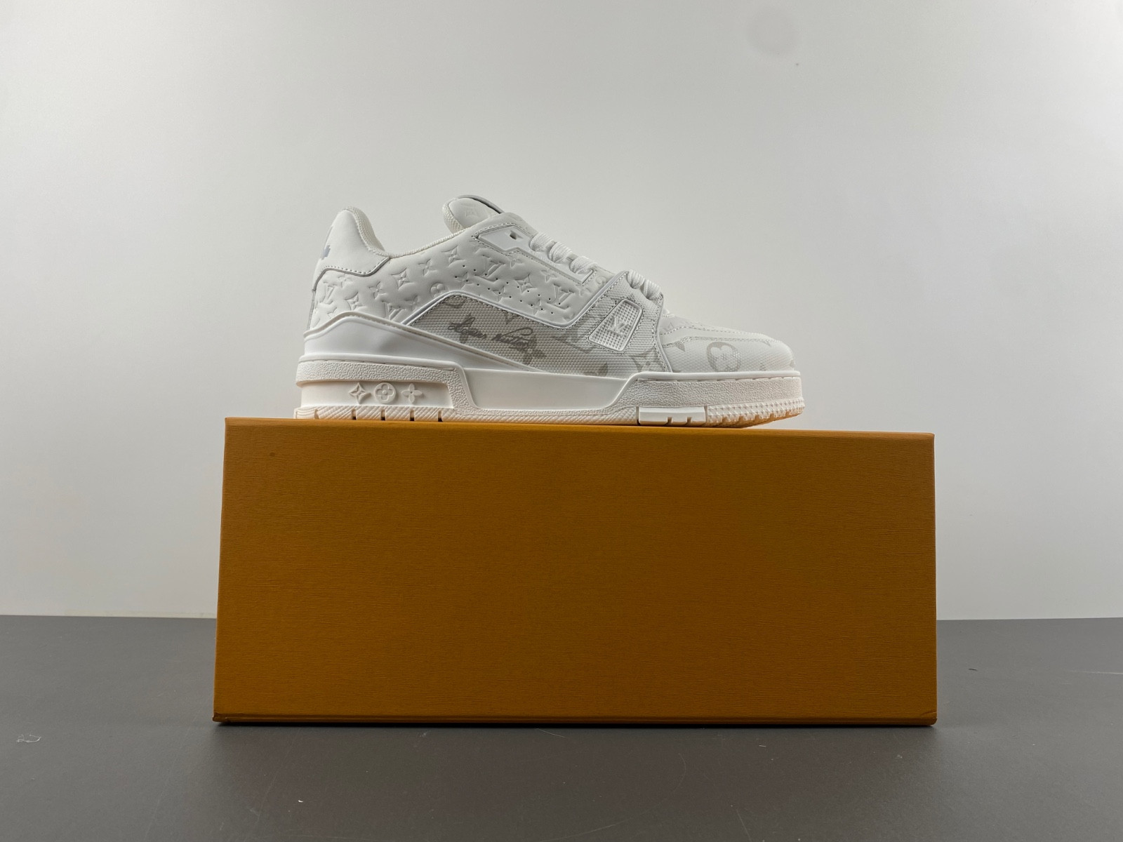 lwe sneaker
