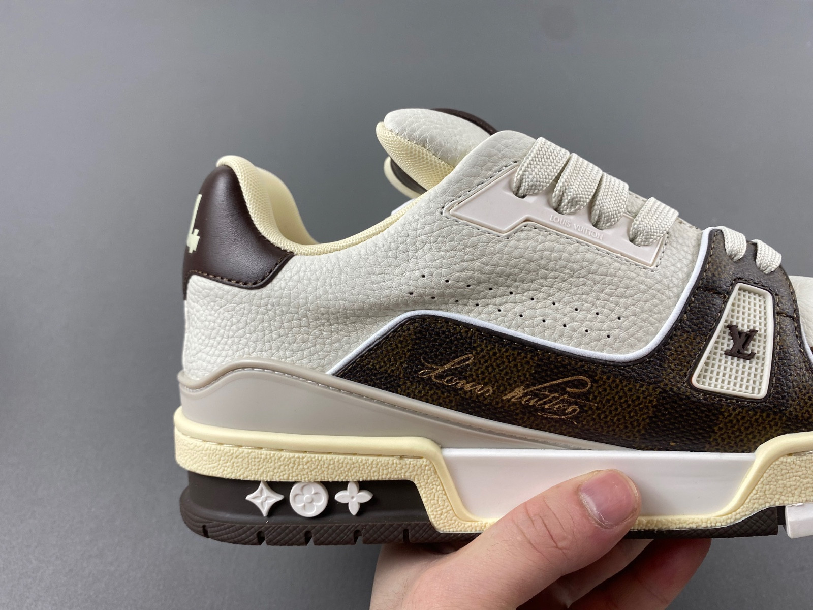 lwe sneaker