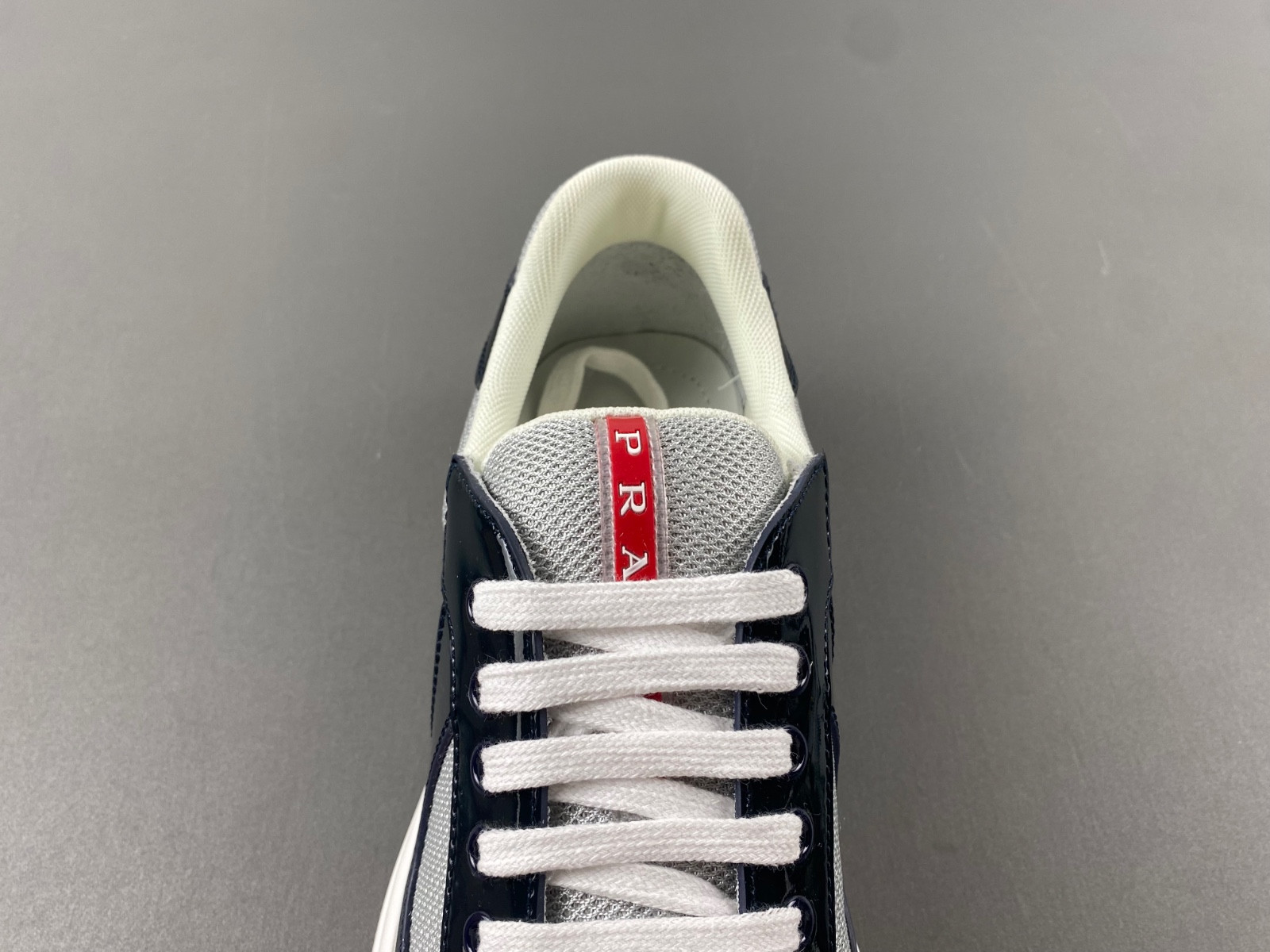 pra sneaker