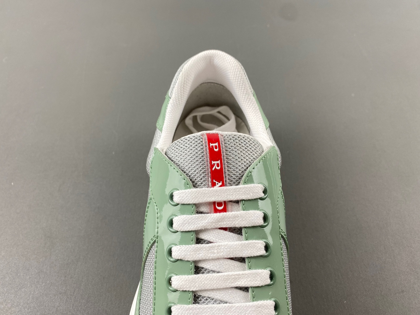 pra sneaker