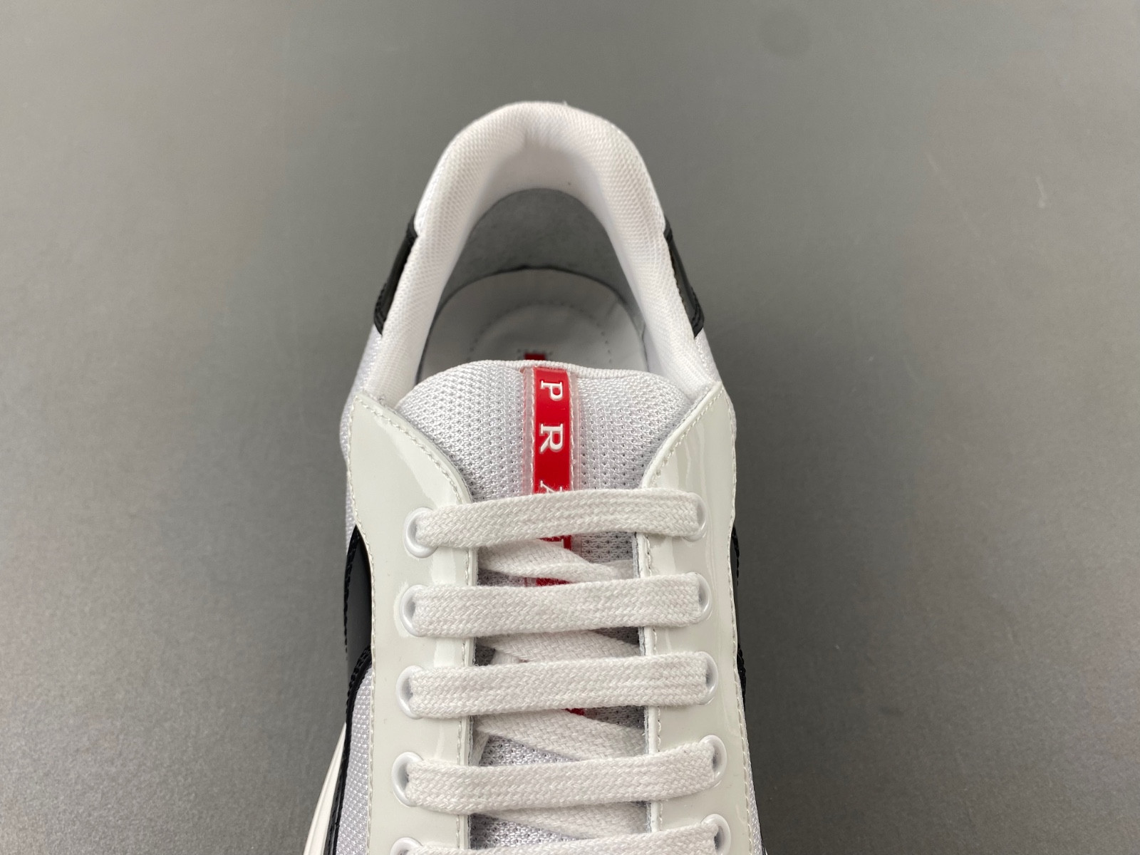 pra sneaker