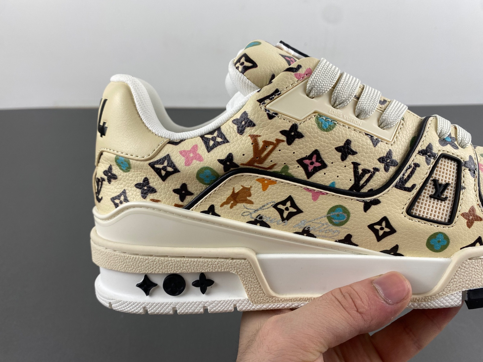 lwe sneaker