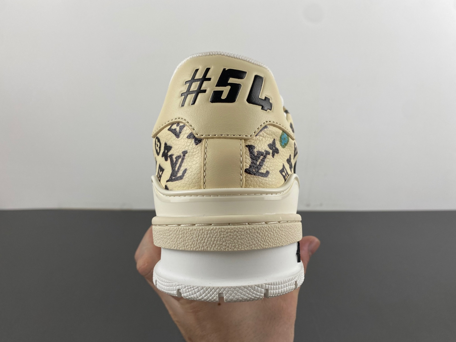 lwe sneaker