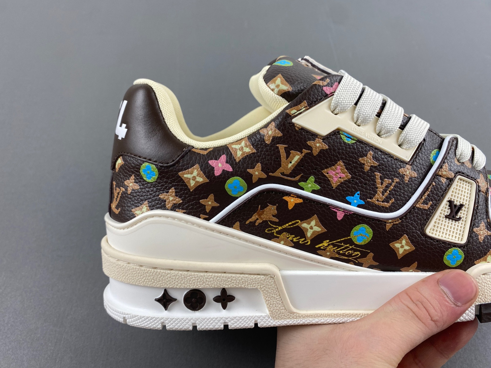 lwe sneaker