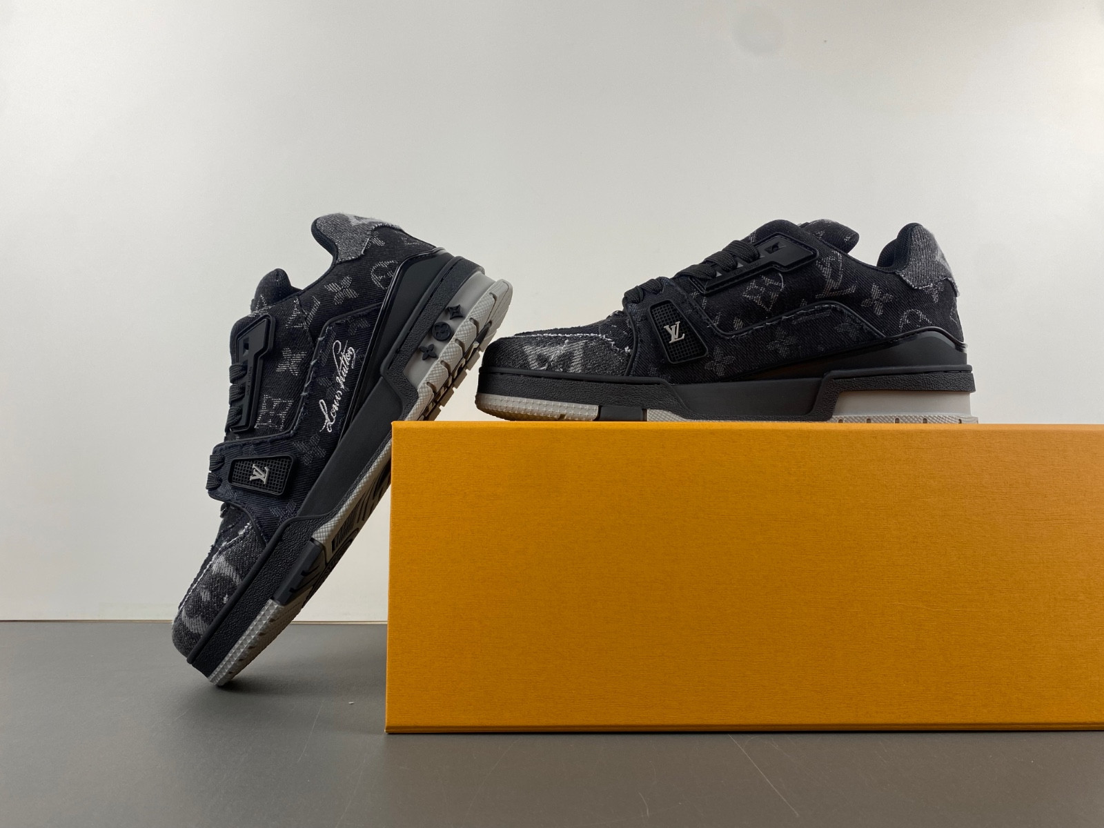 lwe sneaker