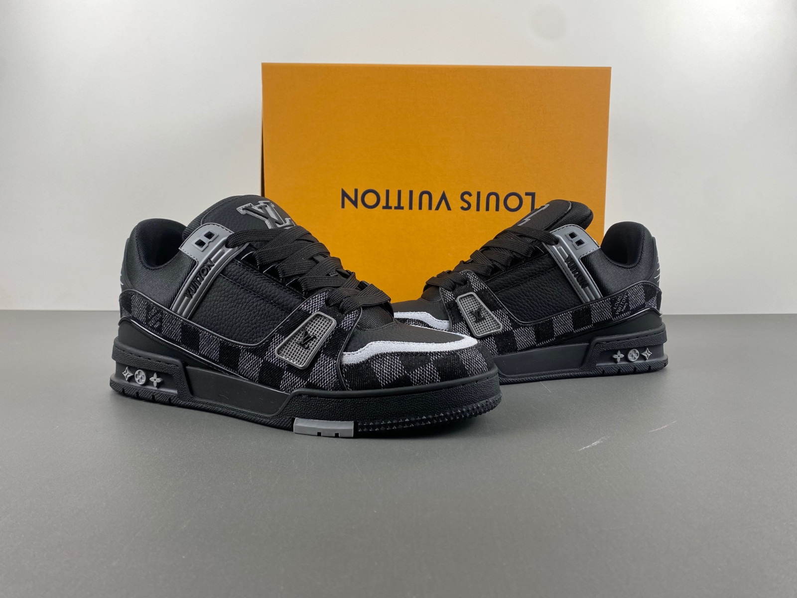 lwe sneaker