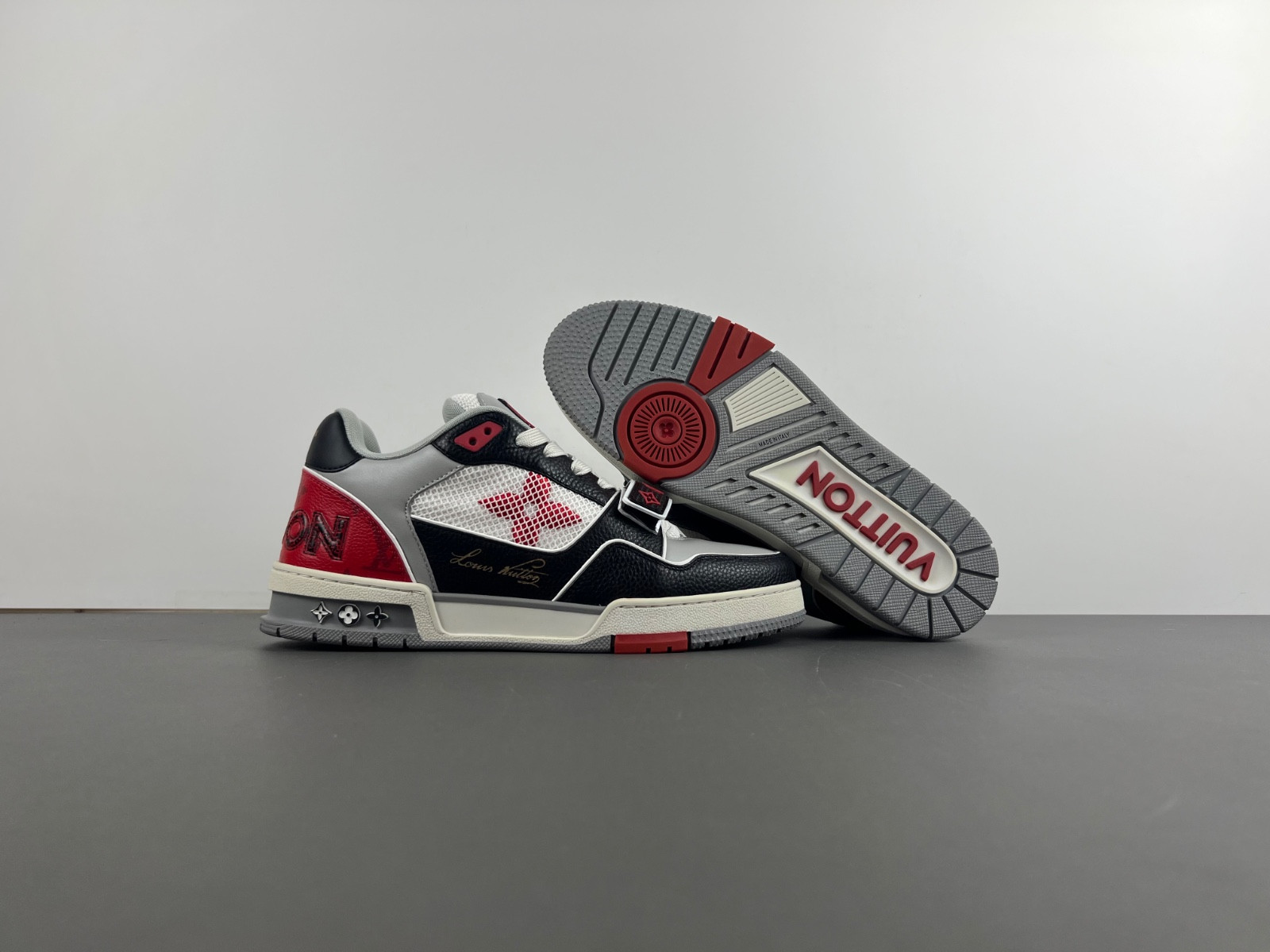 lwe sneaker