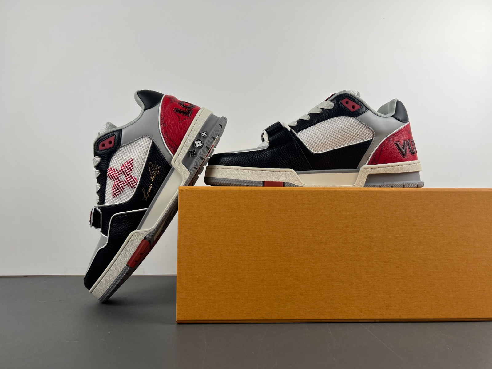 lwe sneaker
