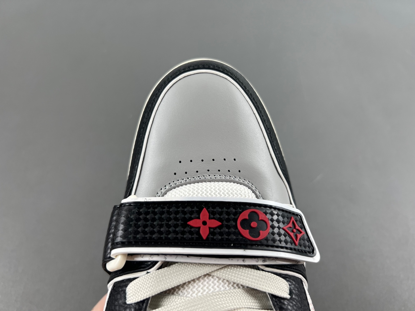lwe sneaker