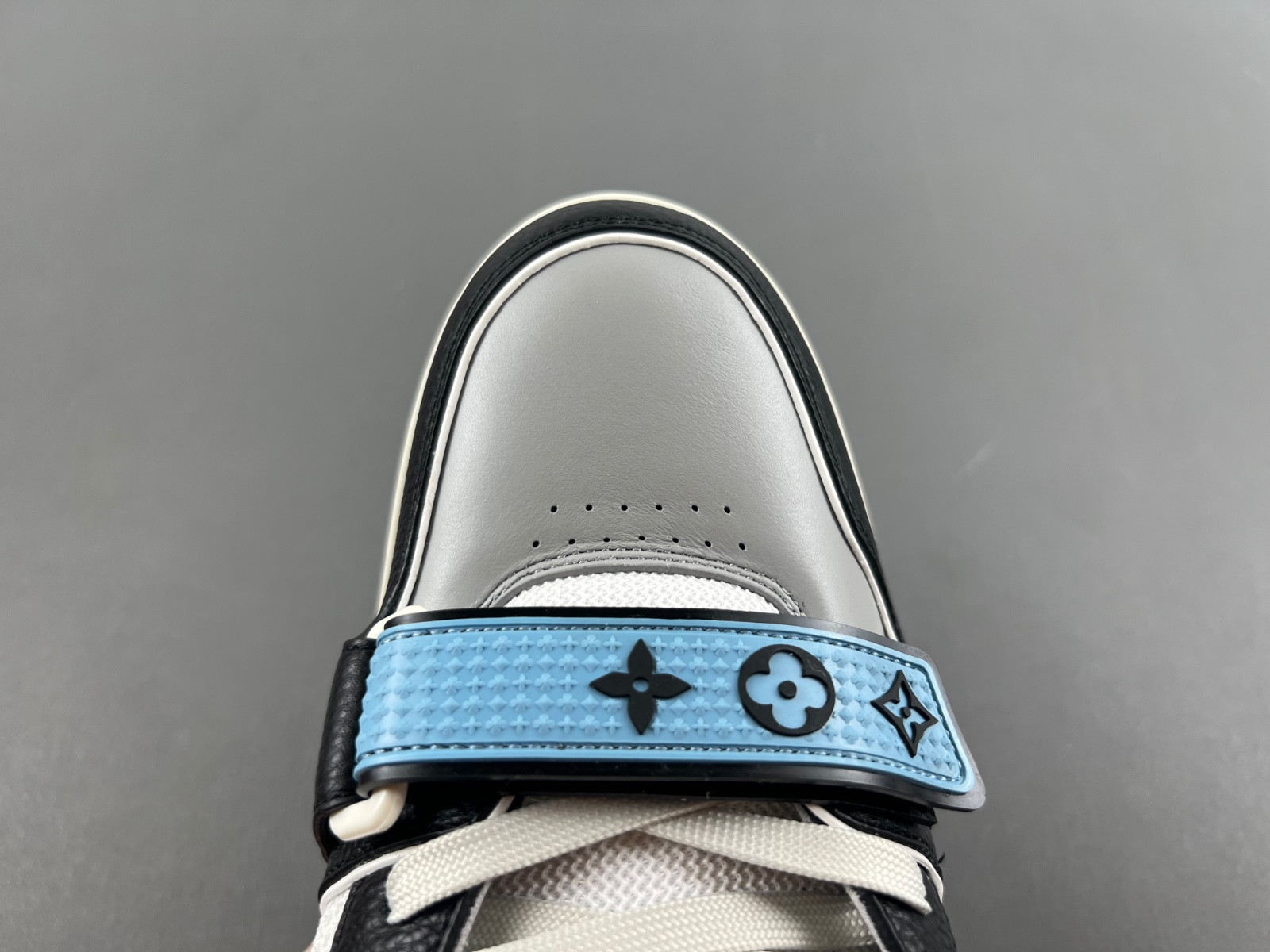 lwe sneaker