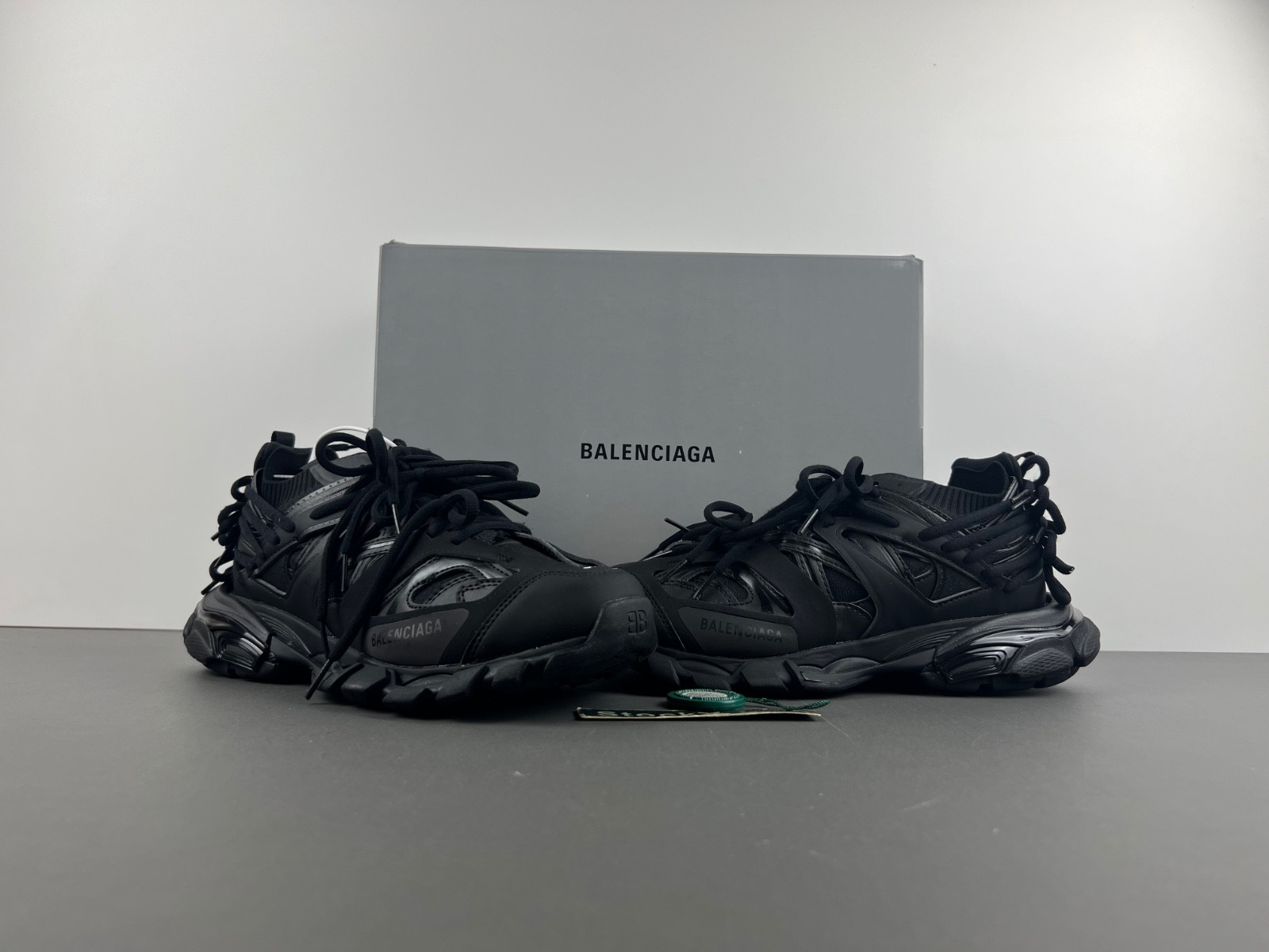 Ba*len*cia*ga black sport shoes 
