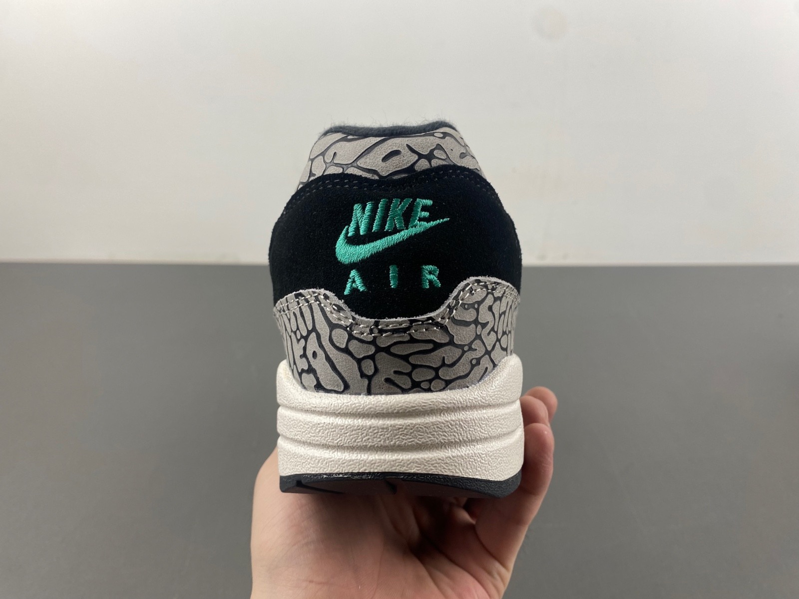 nike atmos x air max 1 retro 2017 elephant 908366-001