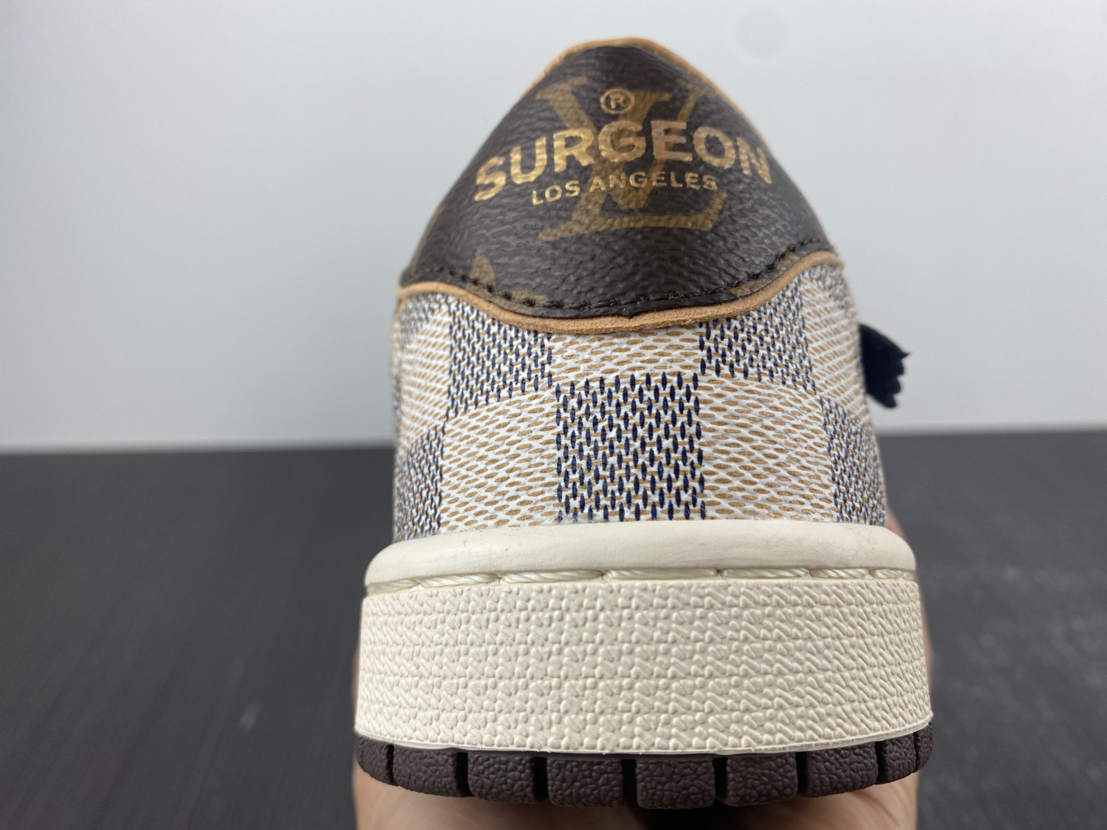 lwe sneaker