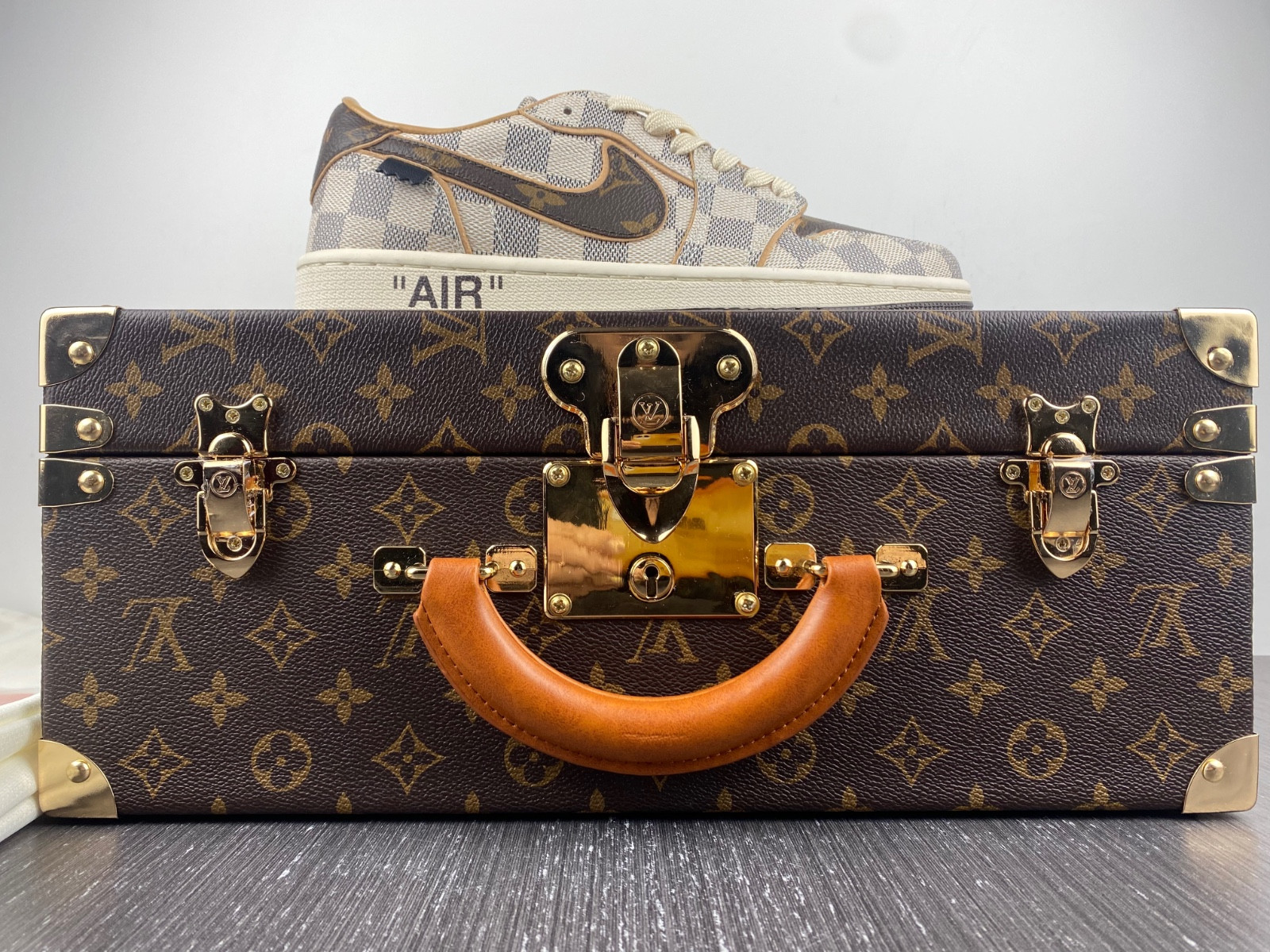 lwe sneaker