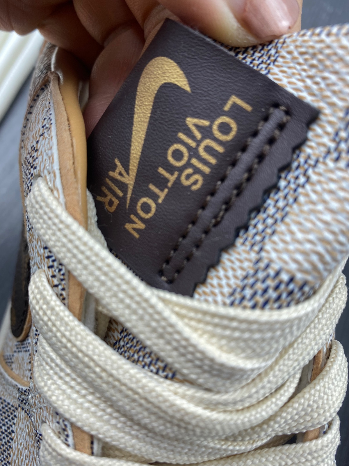lwe sneaker