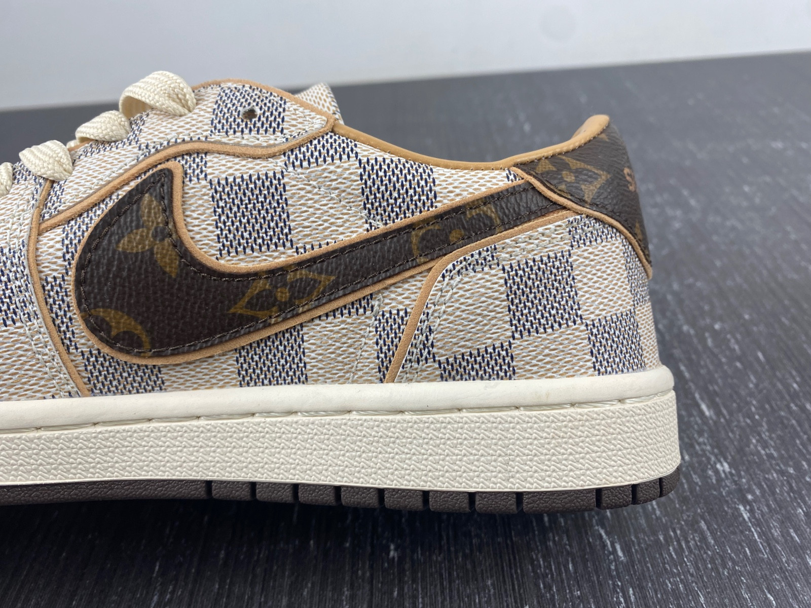 lwe sneaker