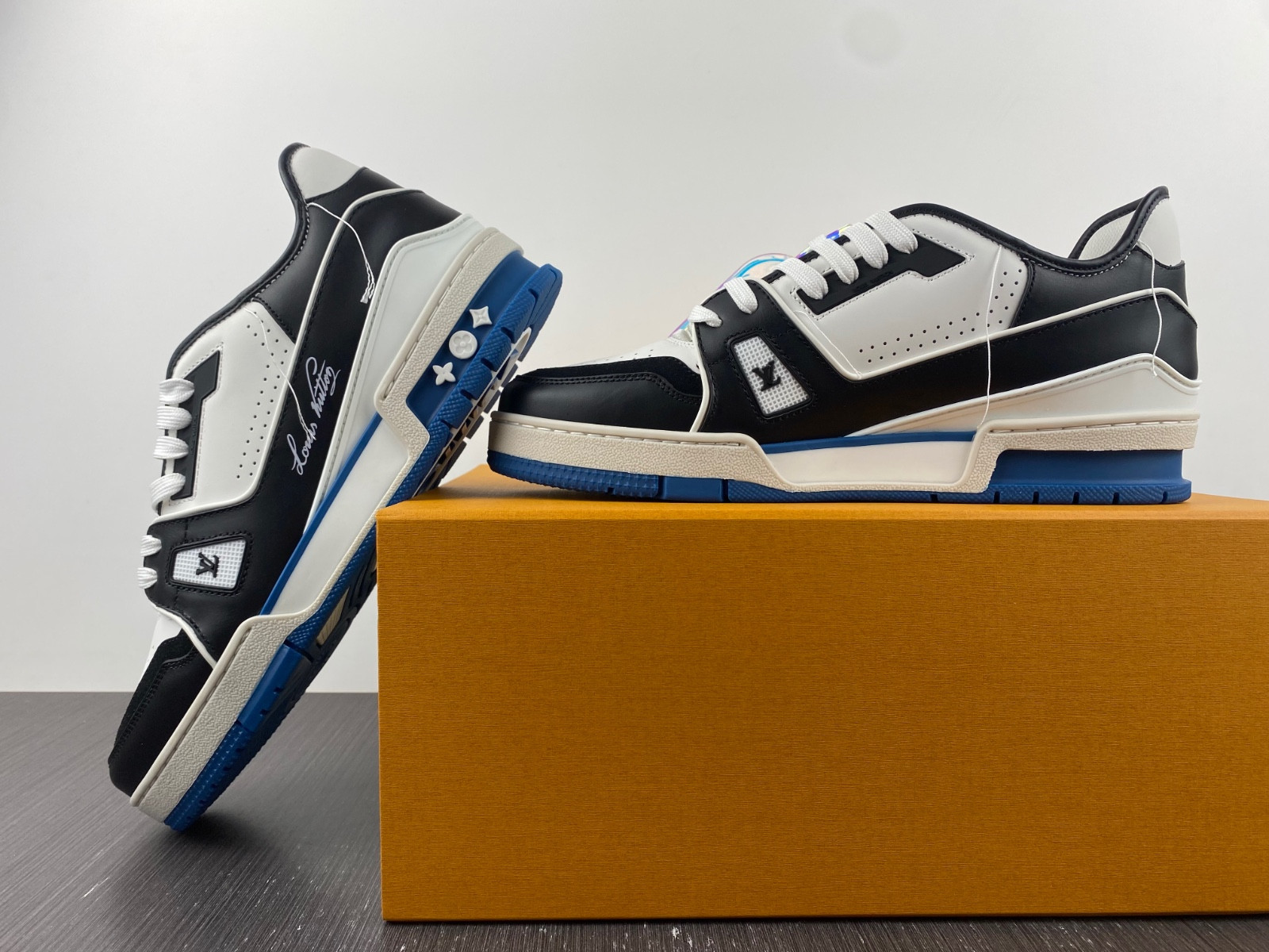 lwe sneaker