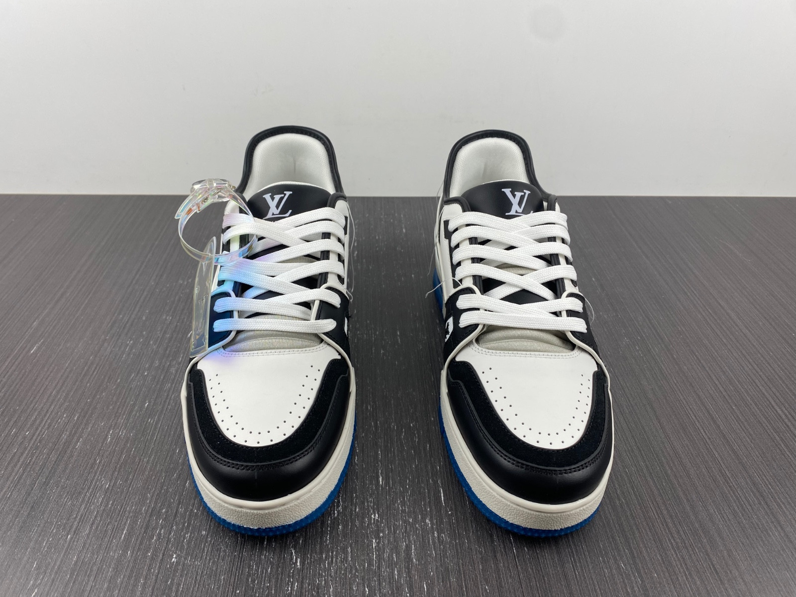 lwe sneaker