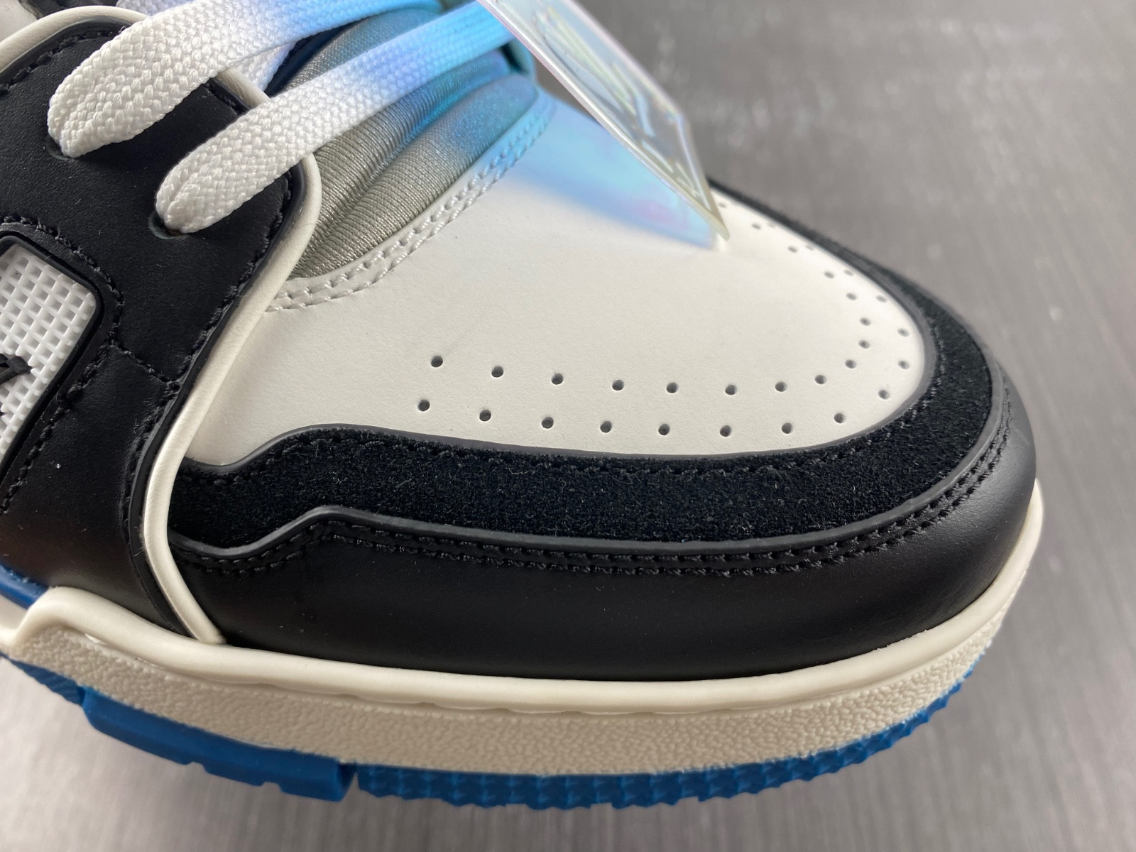 lwe sneaker