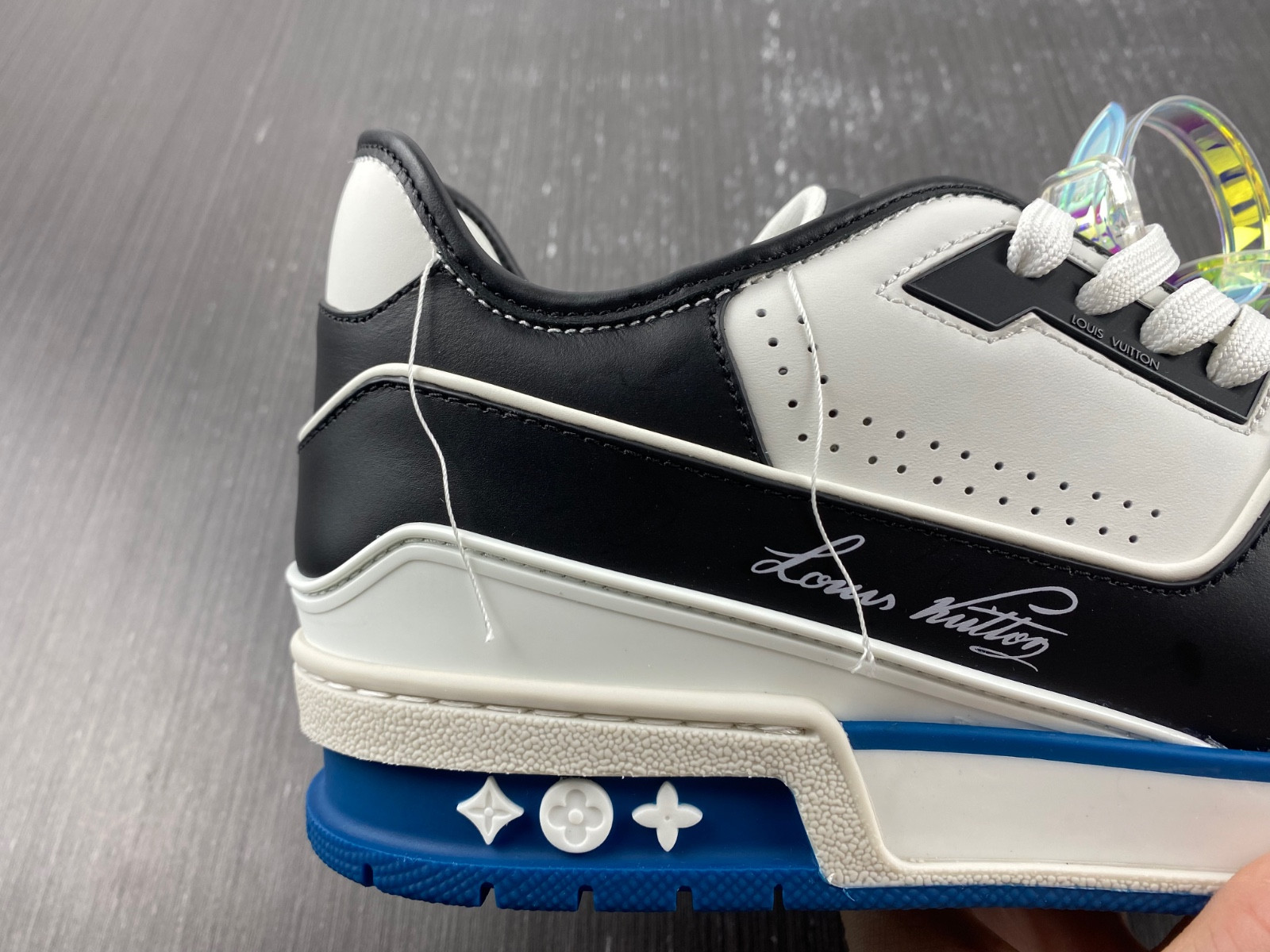 lwe sneaker