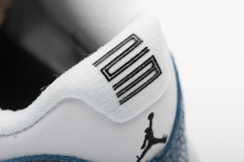 air jordan 11 low blue snakeskin cd6846-102
