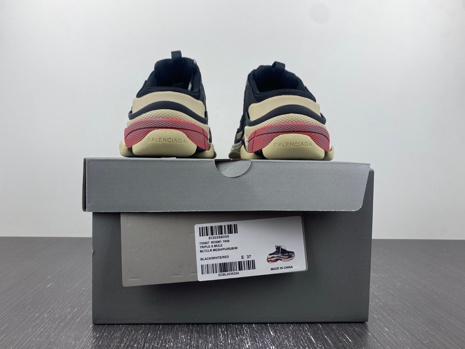 Ba*len*cia*ga triple s