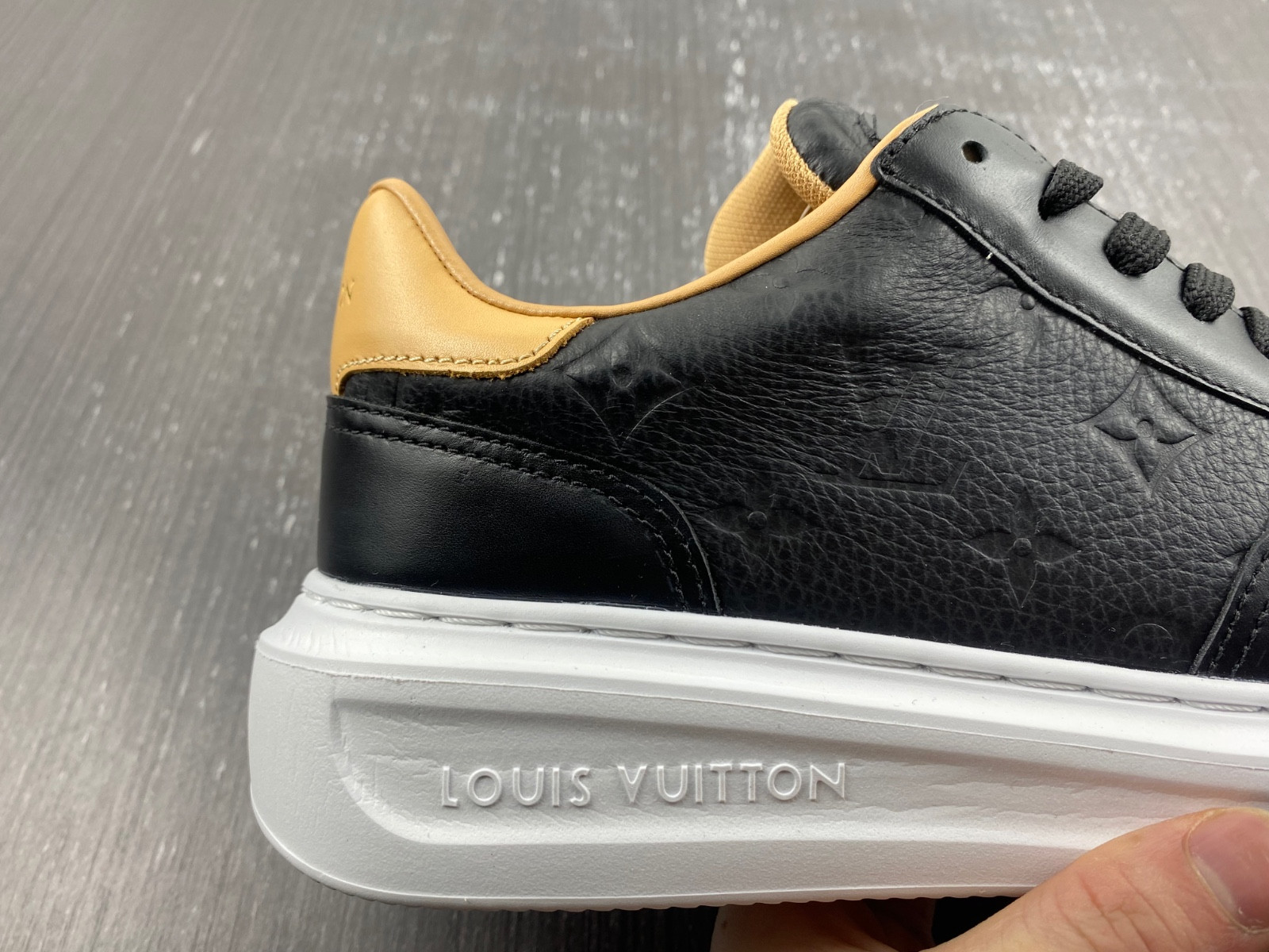 lwe sneaker